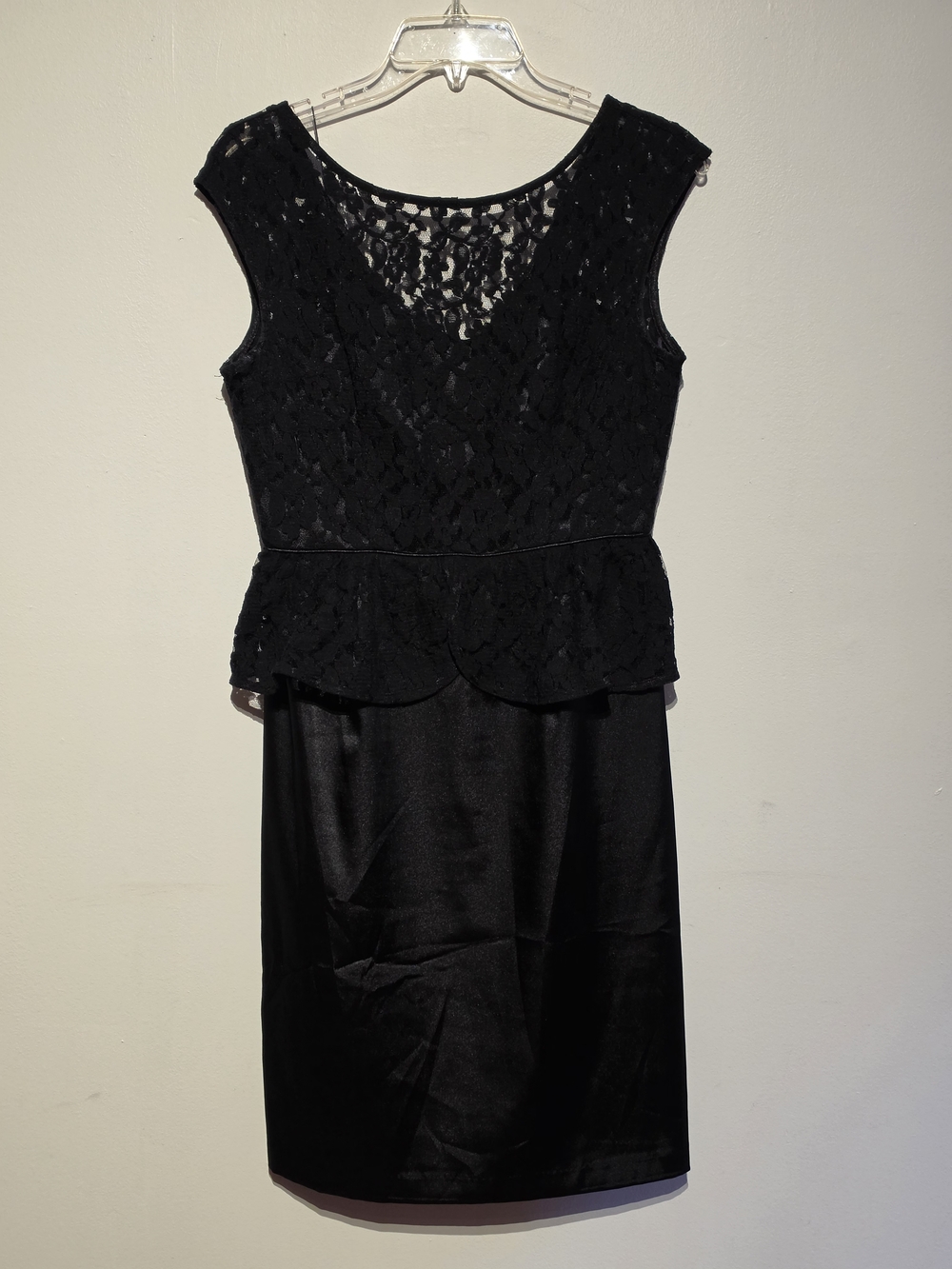 London Times Black Lace Peplum Dress Size 8 Cocktail Party Classic Elegant